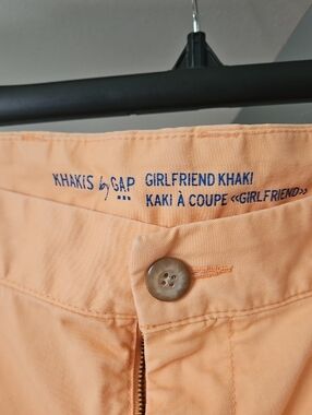 GAP Girlfriend Khaki in Soft Peach